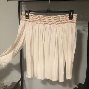 Off the shoulder quarter sleeve shirt